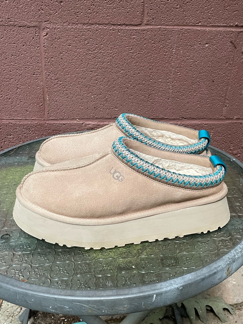 UGG Tazz Suede Platform Slippers Size 9
